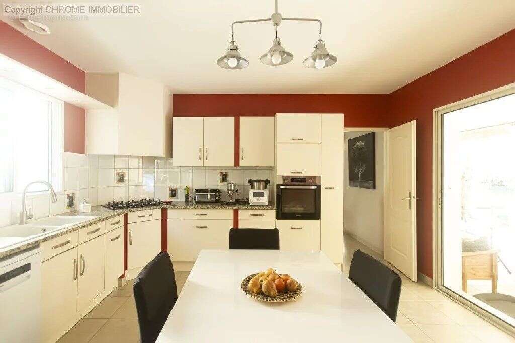 Maison à FOURQUES-SUR-GARONNE