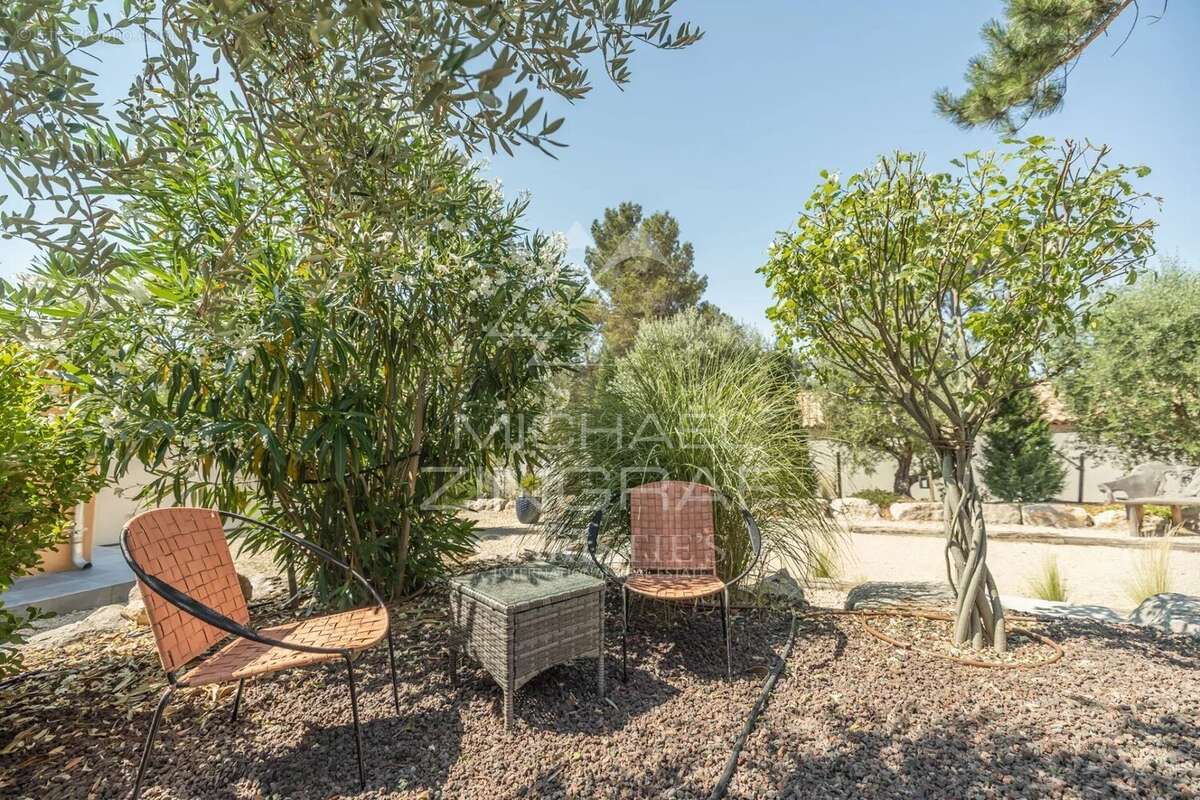 Maison à LOURMARIN