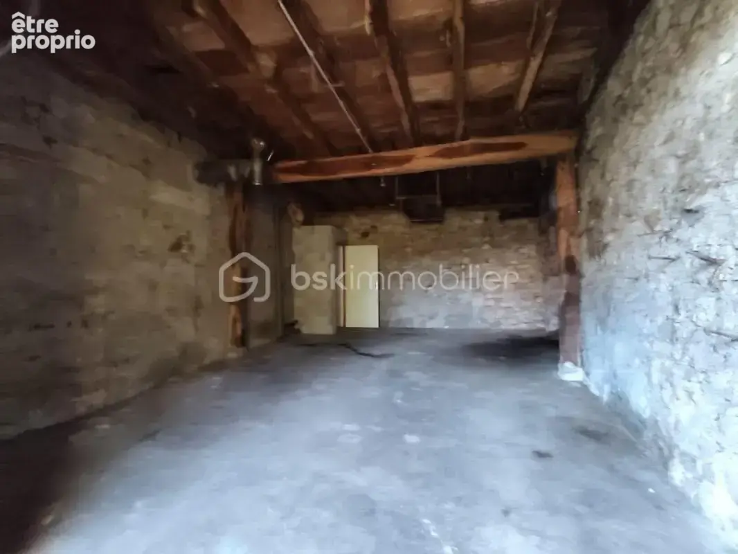 Grand corps de ferme composé de 2 maisons mitoyennes et 800m² de terrain - photo 8