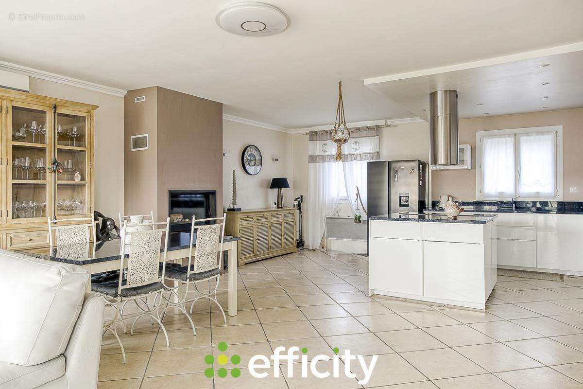 Maison à CHASSE-SUR-RHONE