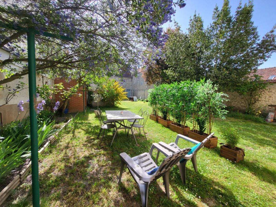 Appartement à MORIGNY-CHAMPIGNY