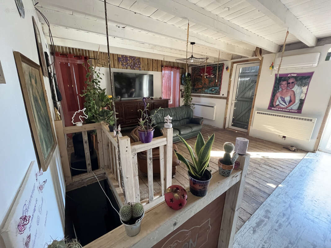 Maison sur 2 niveaux avec jardin, dépendance de 80 m2 et beaux volumes   Fumel - photo 7
