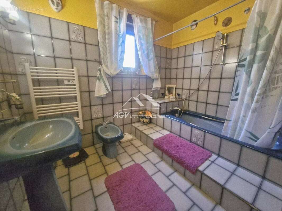 A Rousson, maison d'environ 161 m² avec piscine - photo 20