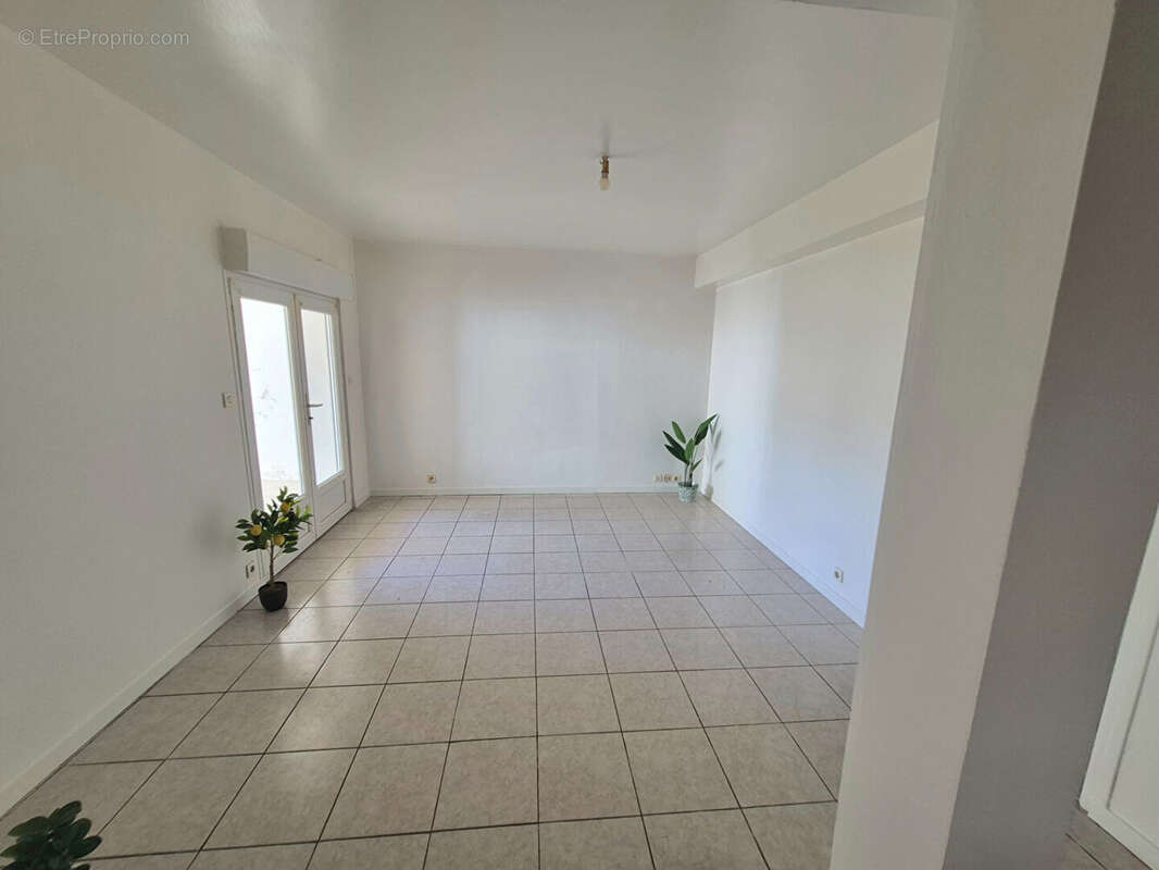 Appartement à vendre Le Havre  45 m²  2 pièces  Idéal investisseur  Cour privative - photo 2