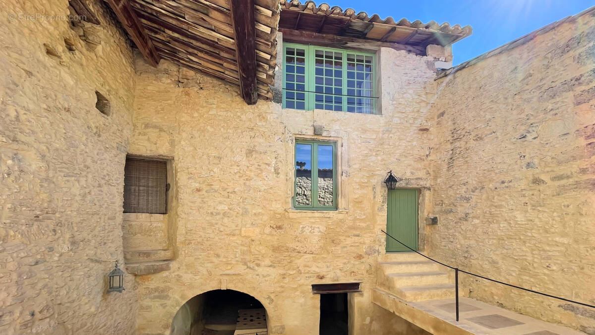 Maison à UZES