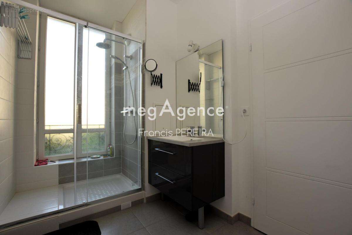 Appartement à VERNEUIL-SUR-SEINE