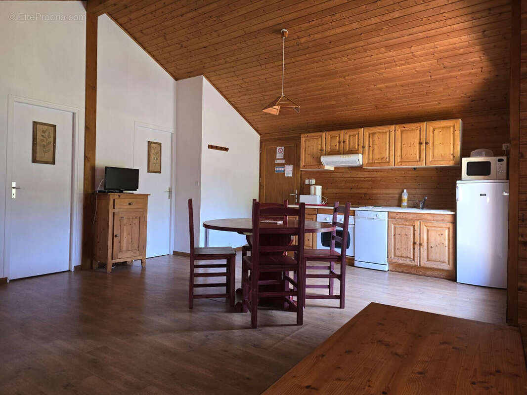 Photo 2 - Maison à UXELLES