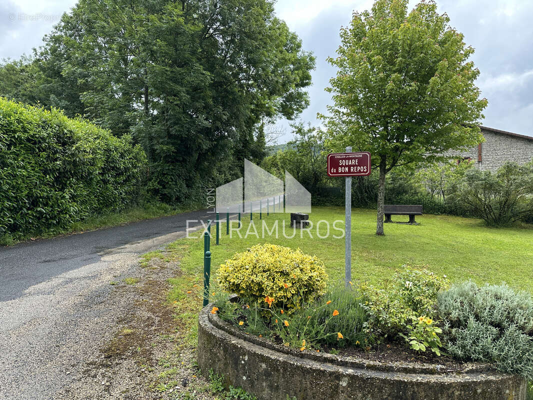 A vendre en exclusivite au coeur du village de challes la montagne grand terrain constructible de 6188 m2 - photo 4