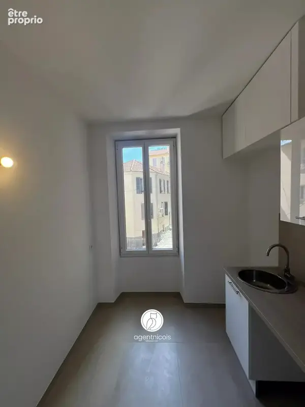 Cannes // centre ville : 3 pièces / vendu loué / très bon état / climatisé / balcon / bd carnot - photo 5