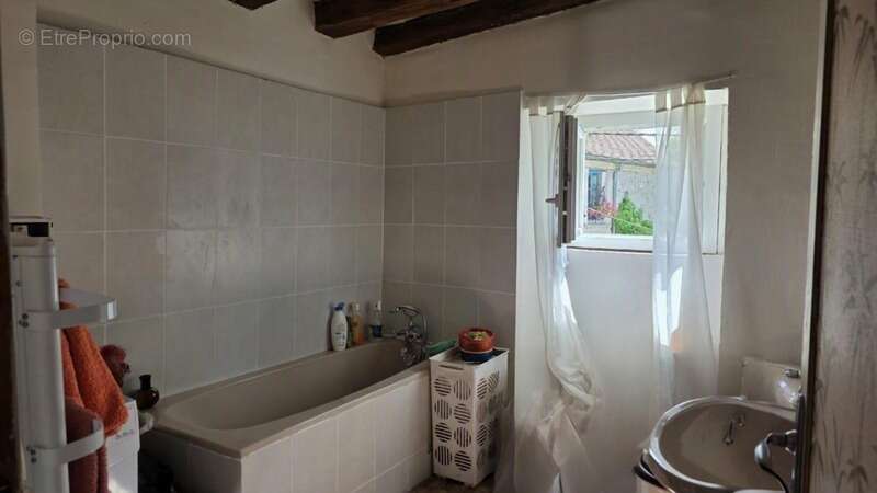 VERDELOT - Quartier de la COUARDE - Maison de 90m² - 4 pièces avec jardin et terrain fruitier - photo 11