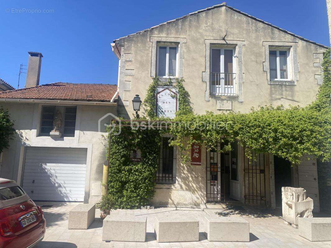 Maison de caractère située en centre-ville - photo 2