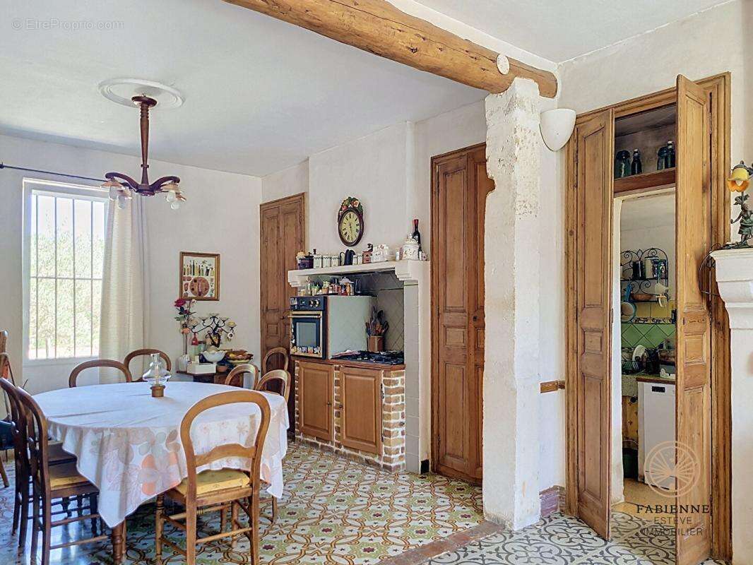 MAS DE CARACTERE en campagne 150m2 habitable Terrain 560m2 - photo 6