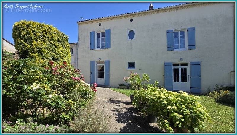 Maison à LOULAY