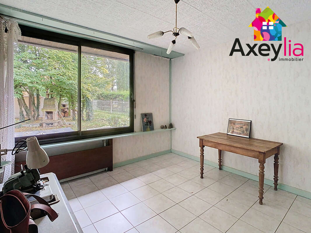 Maison à SAINT-ROMAIN-LA-MOTTE