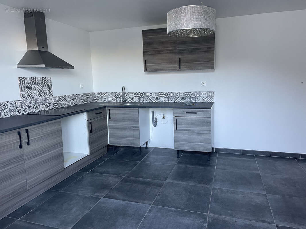 Commerce à LE PONTET