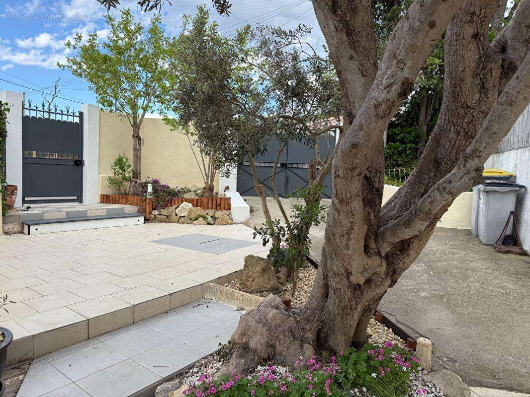 Maison à SAINT-CHAMAS