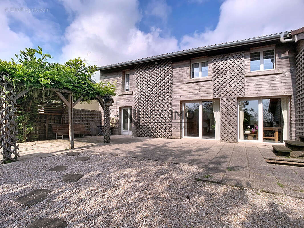 Maison à DOMMARTIN-SUR-VRAINE