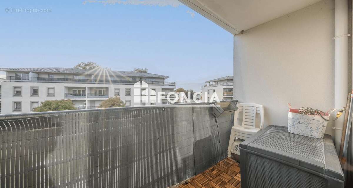 Appartement à VILLENAVE-D&#039;ORNON