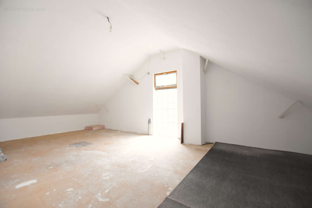 Maison à LES ESSARTS-LE-ROI