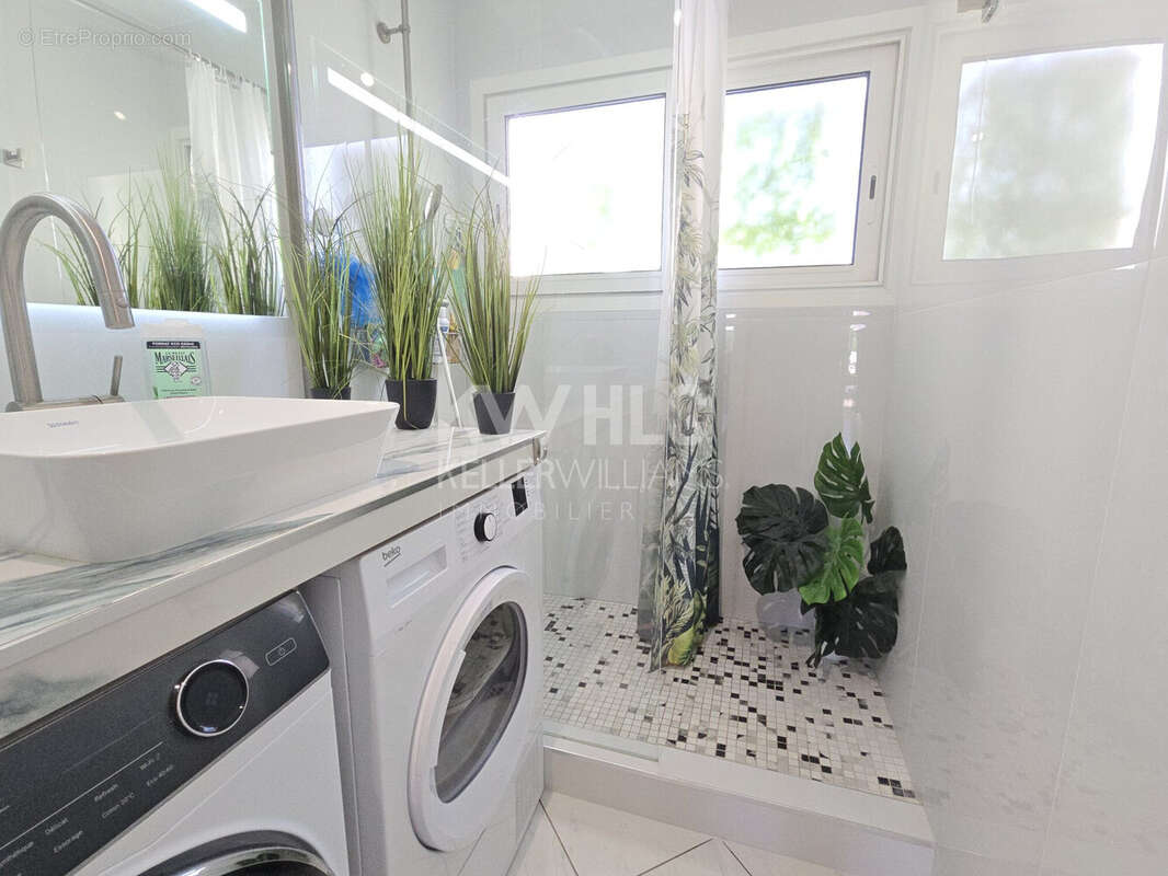 Appartement 65 m² à Antibes  - photo 7