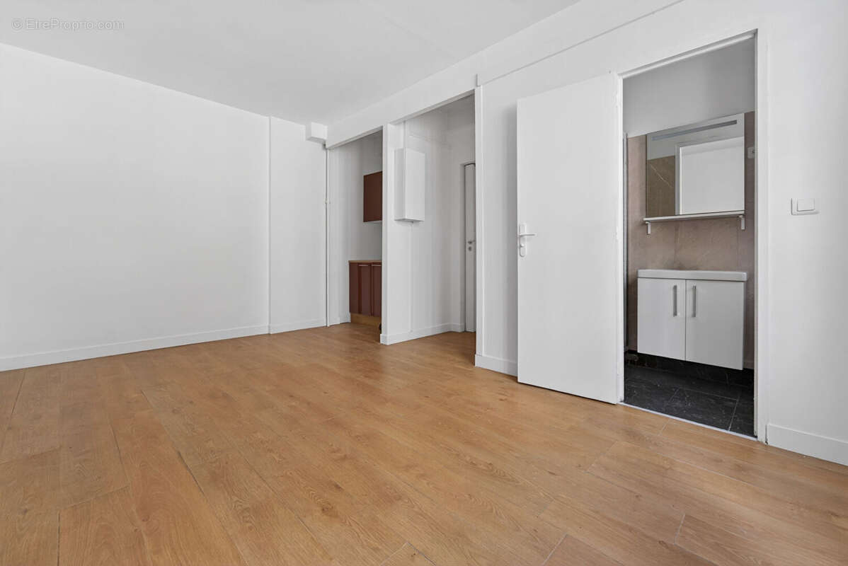 Appartement à PARIS-20E