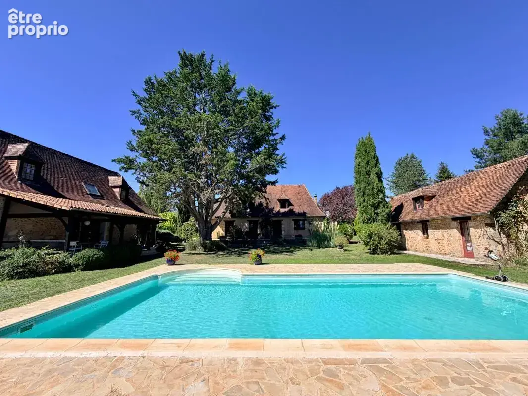 Trois maisons en pierre, piscine et étang - photo 31