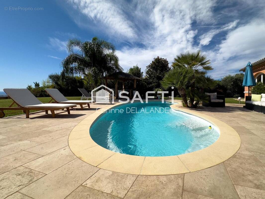 Photo 1 - Maison à SAINT-LAURENT-DU-VAR