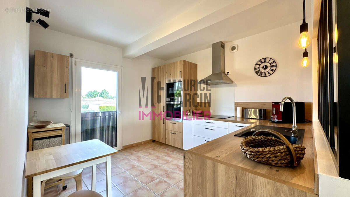 Appartement à PERNES-LES-FONTAINES