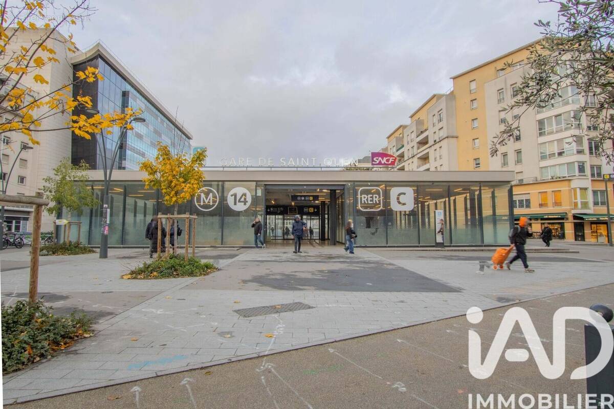 Photo 1 - Parking à SAINT-OUEN