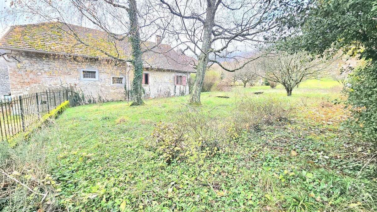 Photo 2 - Maison à LOMPNIEU