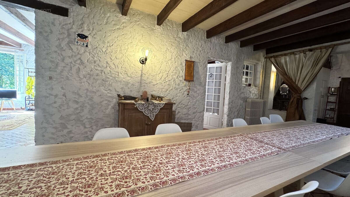 Maison 255 m² à Eygurande-Et-Gardedeuil  - photo 7