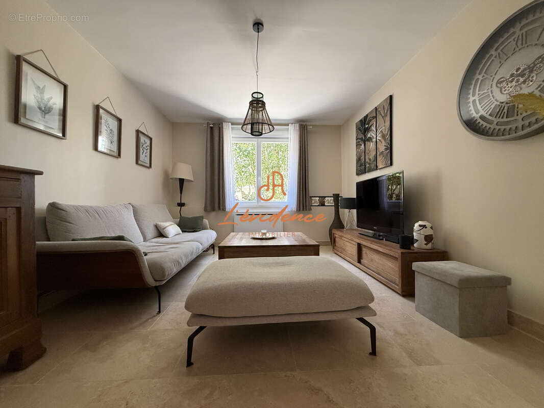 Maison à MONTELIMAR