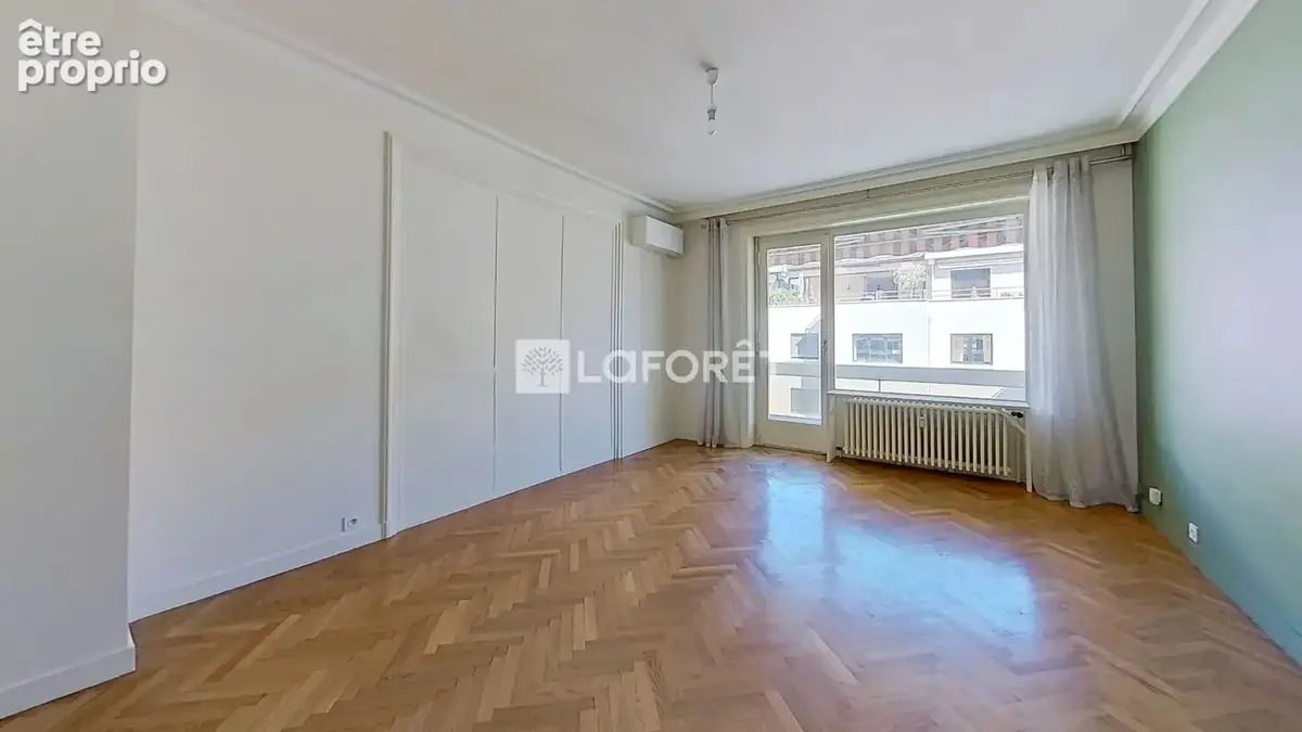 Tête d'Or - Dernier étage T3 - 73 m2 - Deux balcons - photo 3