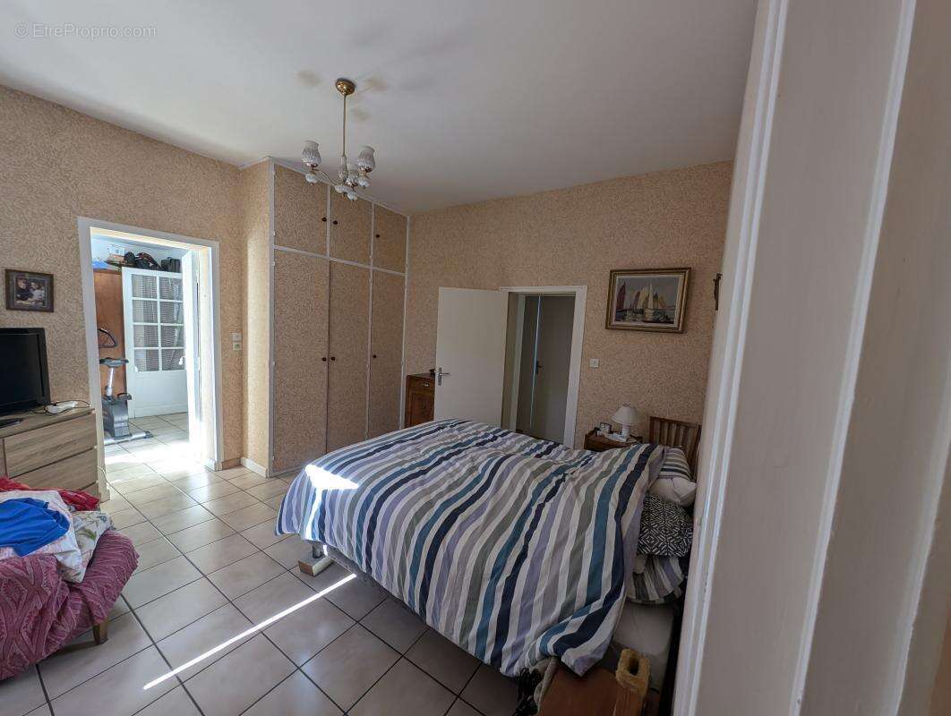 FLOIRAC maison duplex à rénover 55 m² sur 394 m² – 139000€ - photo 6