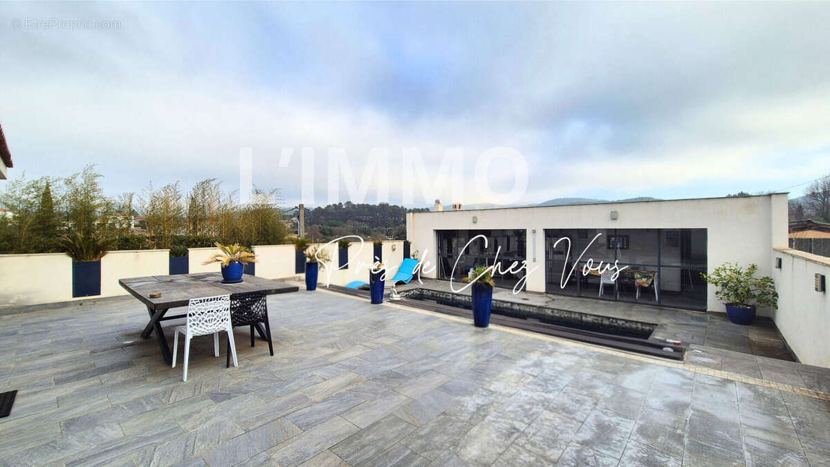 Maison à LA DESTROUSSE