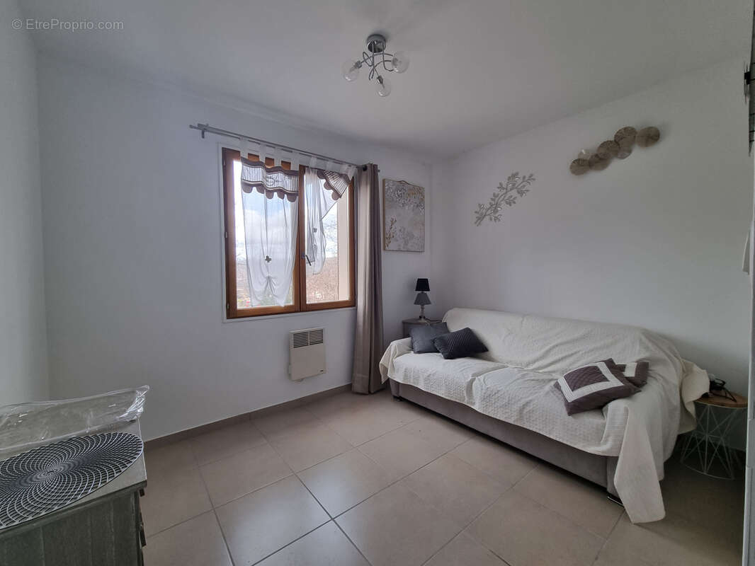 Appartement à REGUSSE