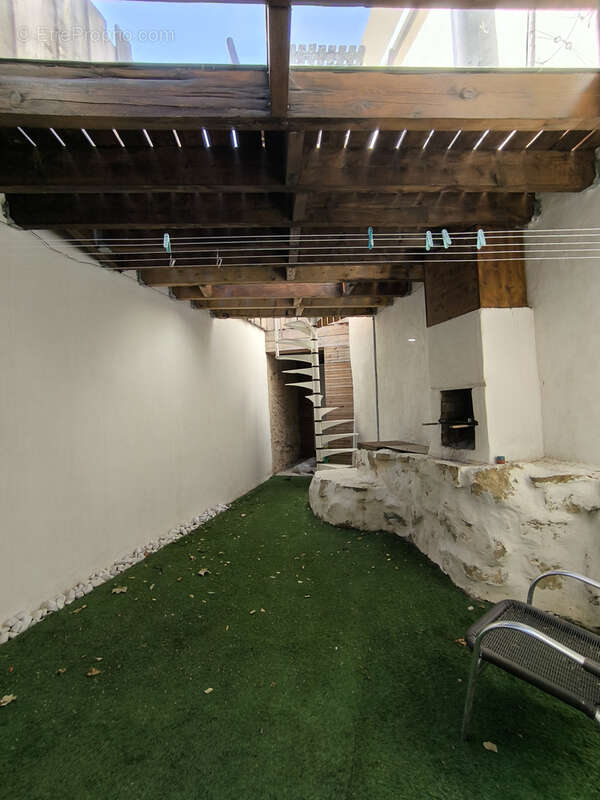 Maison à SAINT-LAURENT-DE-LA-CABRERISSE