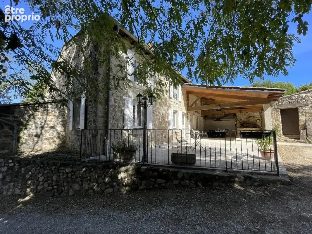 Maison 8 pièces 188 m² à vendre à Charmes-Sur-Rhone (07800) - photo 1