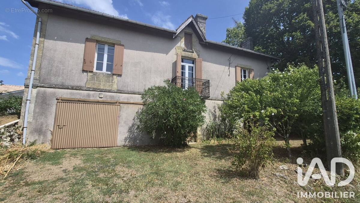 Photo 1 - Maison à SAINTE-RADEGONDE