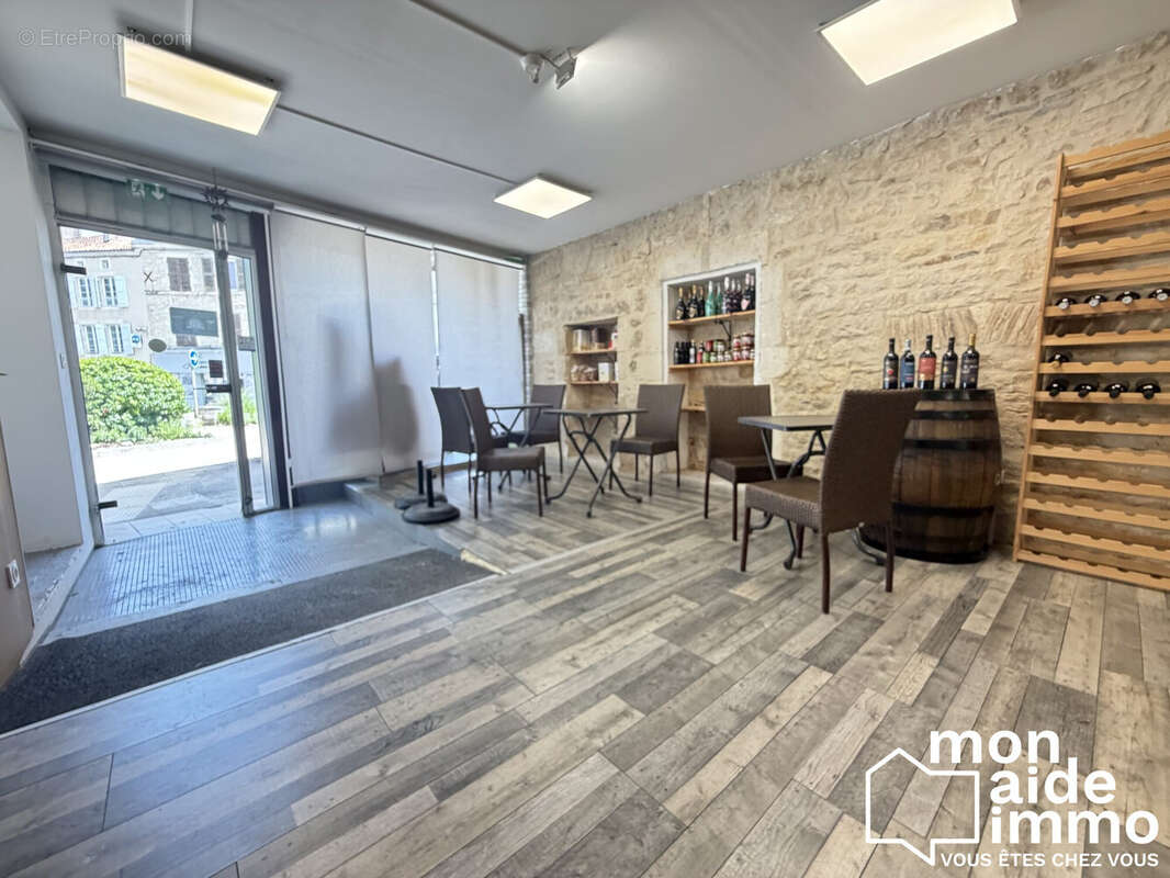 Appartement 220 m² à Ruffec  - photo 3