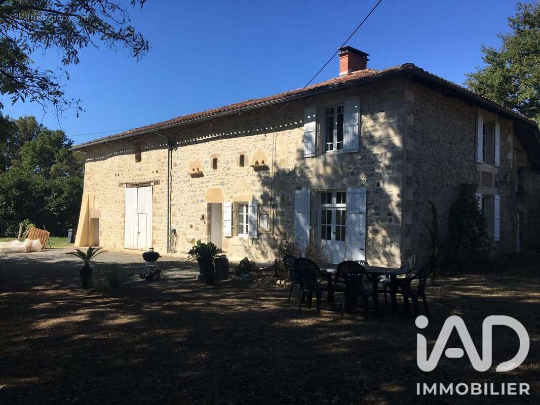 Maison 175 m² à Genouillac  - photo 5