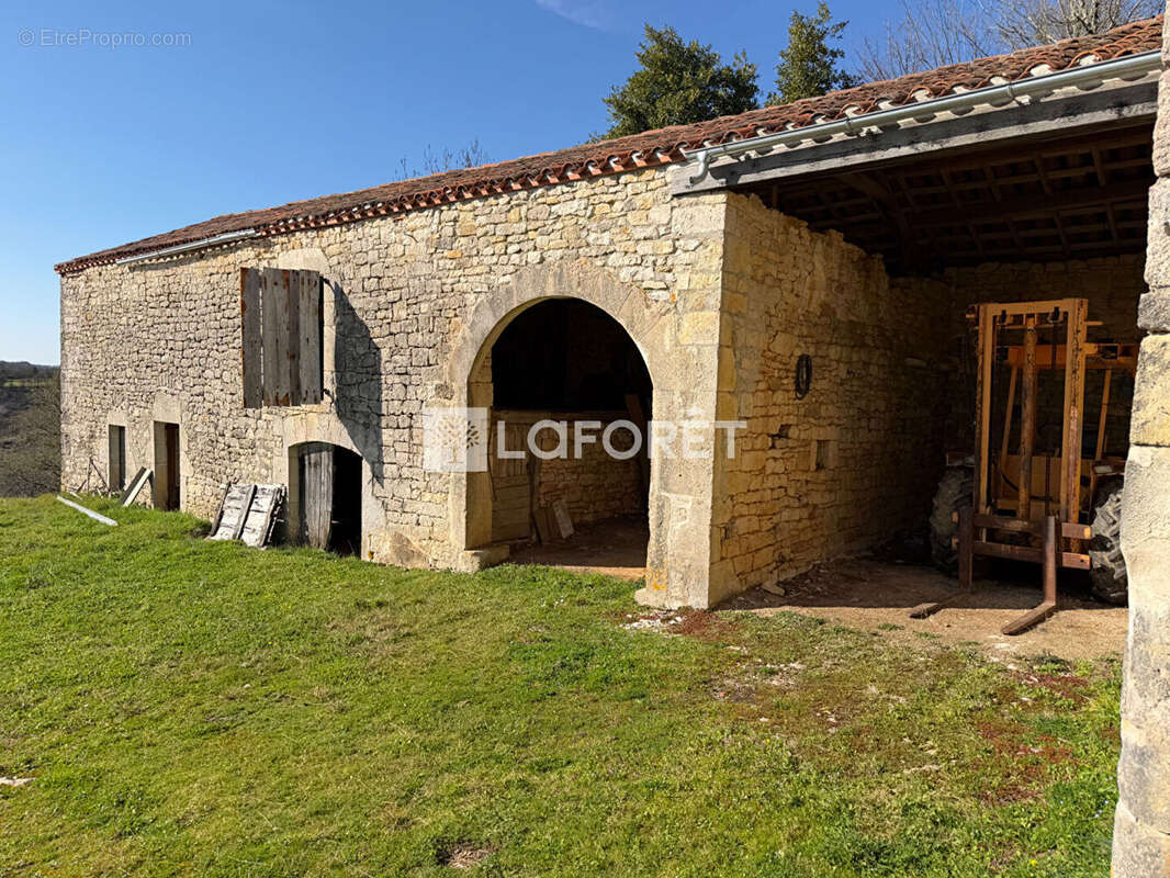 Maison à LAROQUE-DES-ARCS