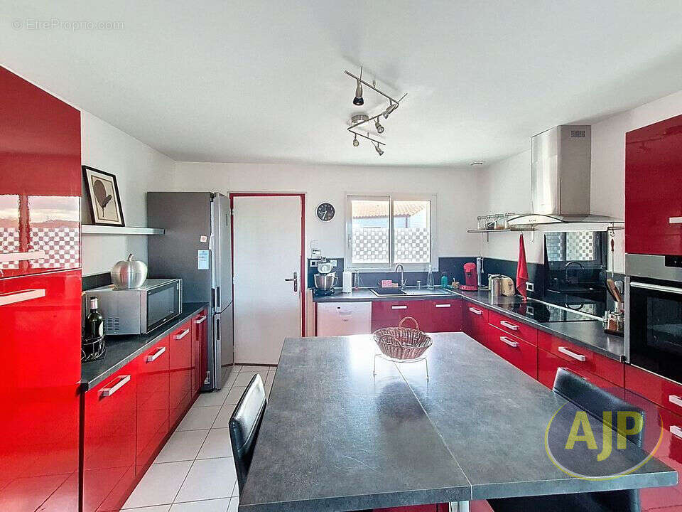 Maison à L'HERBERGEMENT