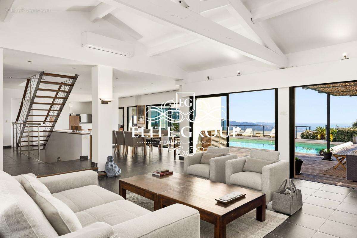 Maison à LES ADRETS-DE-L'ESTEREL