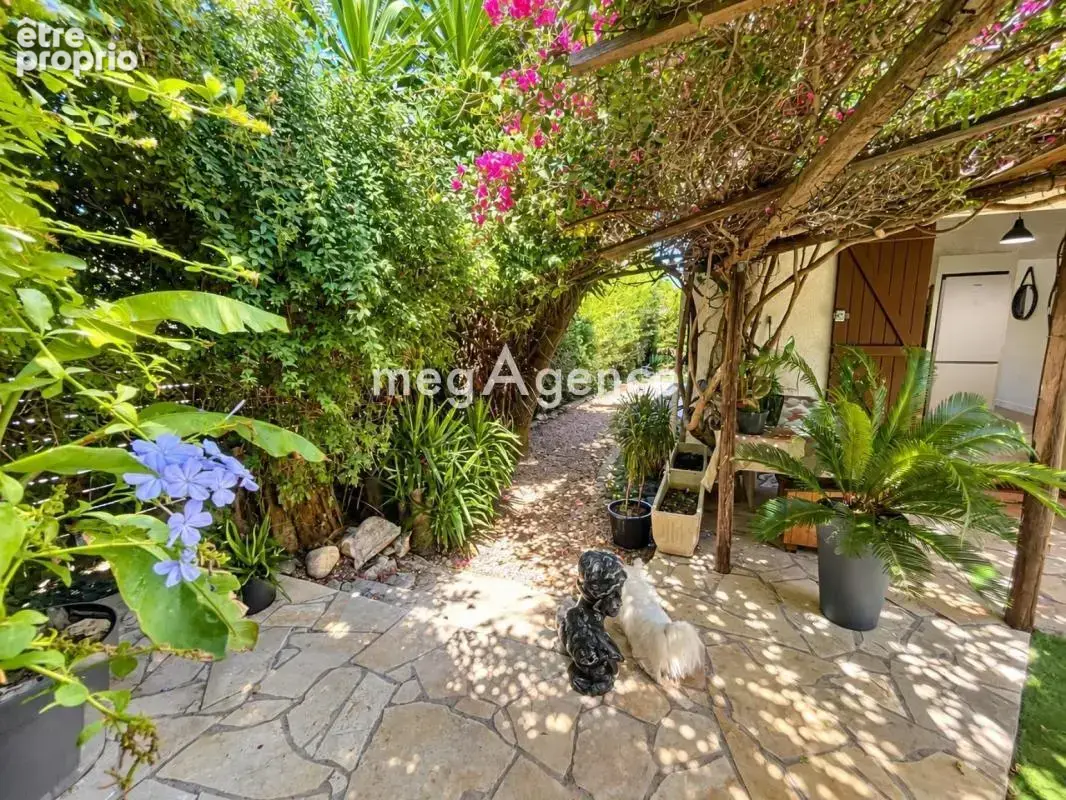 Six-fours-maison de plain-pied avec jardin paysagé - photo 15