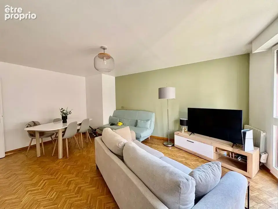 SALON LUMIEUX 