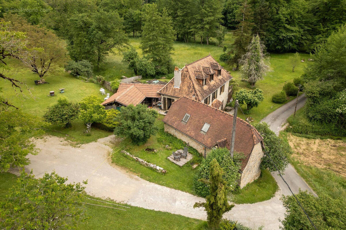 Maison à LA CHAPELLE-AUX-SAINTS