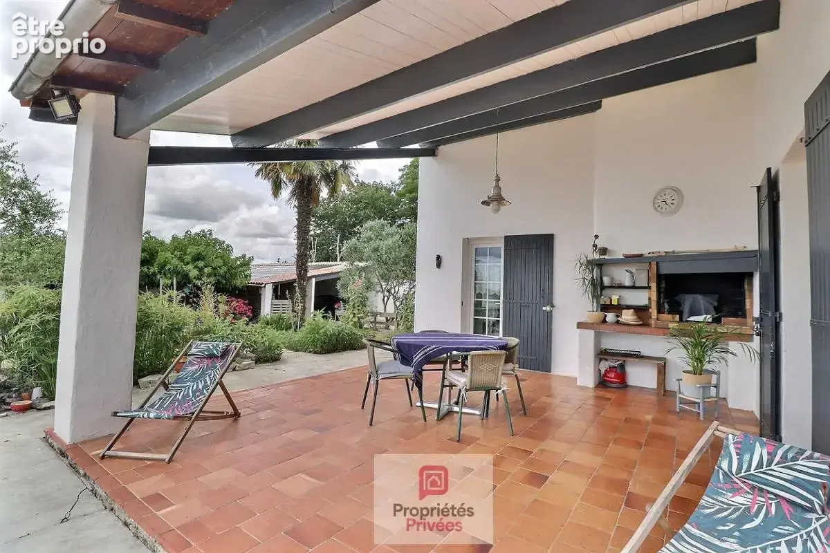 Maison familiale 4 chambres - 152 m² - Maison d'hôtes de 20 m2 - Piscine - Jardin paysager - Panneaux photovoltaiques - Belle pa - photo 9