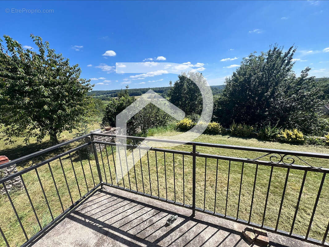 Maison à SAINT-MARTIN-LES-LANGRES