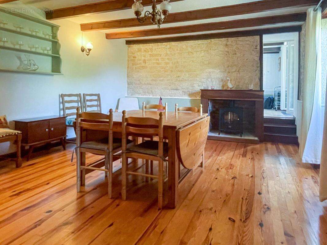 Maison à CHEF-BOUTONNE